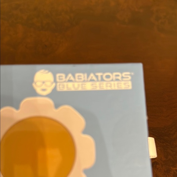 Babiators White Flower-Shaped Sunglasses with Orange Lenses Polaraized - Picture 2 of 7